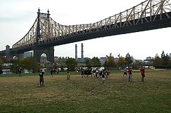 Amateursport: Nachmittags unter der Queensborough Bridge