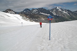 Gletscherwanderweg durchs Sommerskigebiet
