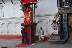 Durbar Square: Rtselhafte Gottheit